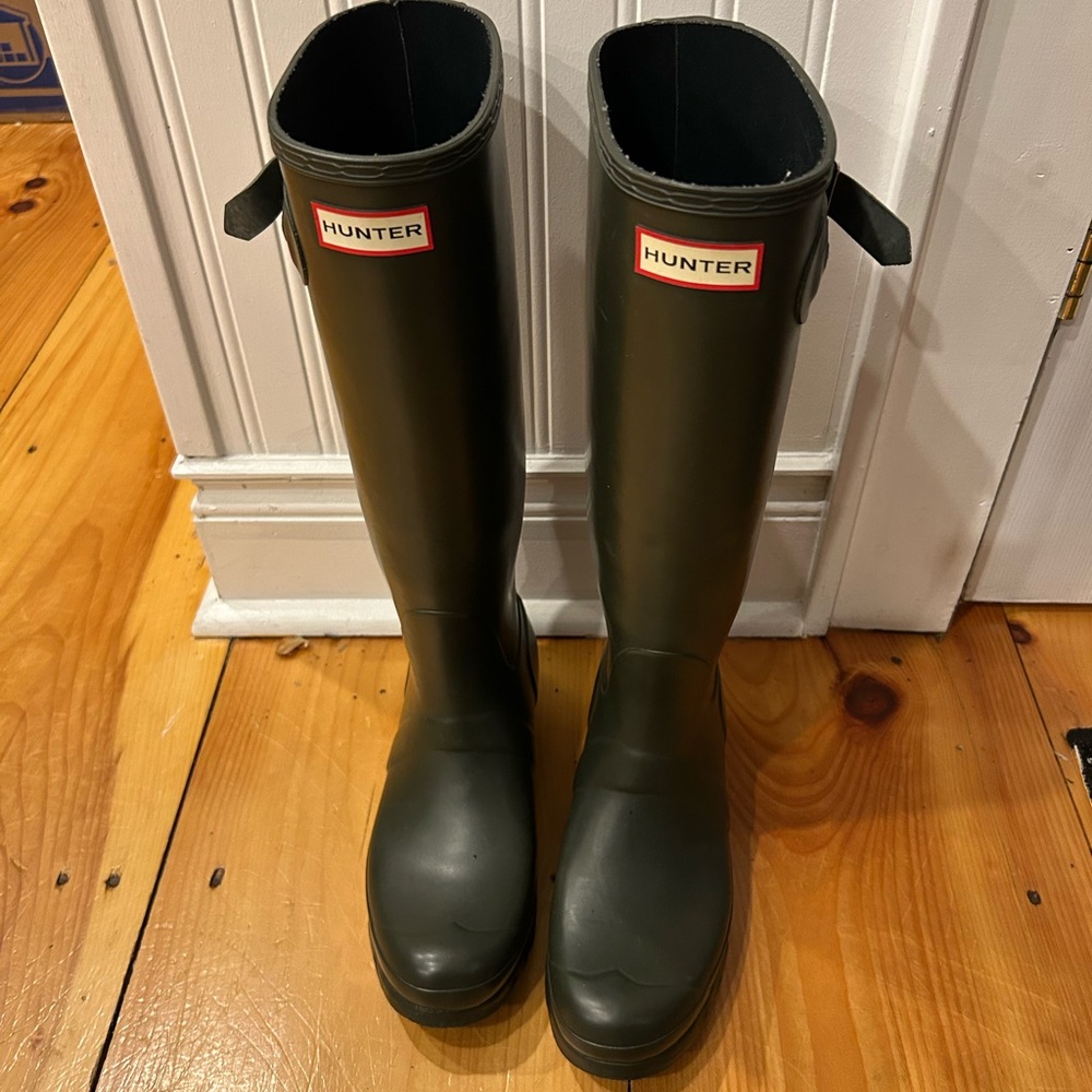 Hunter Black Classic Rain Boots